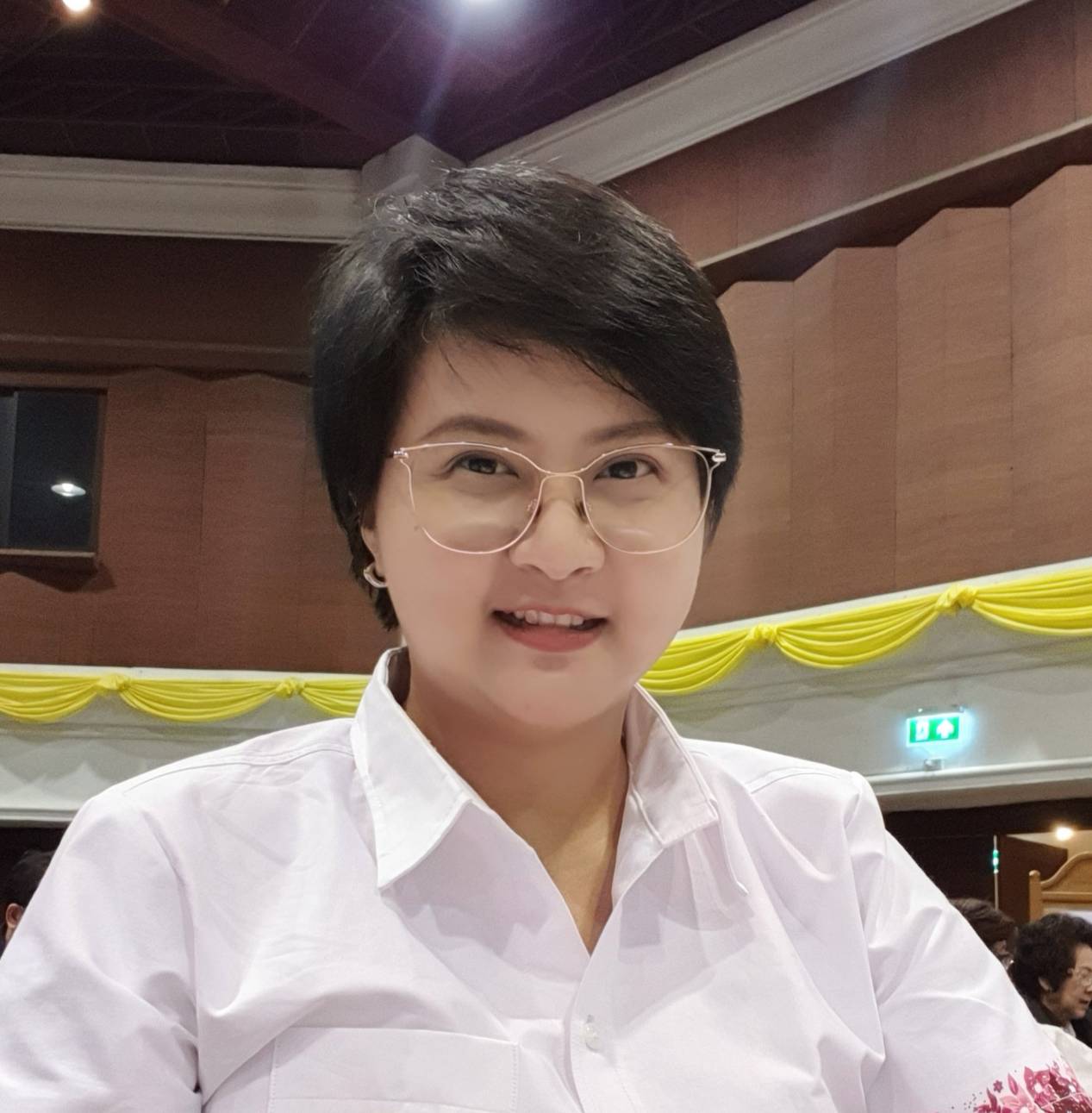 ธนพร บันทัดกิจ
