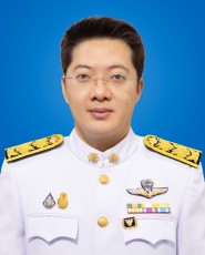 นริศ กำแพงแก้ว
