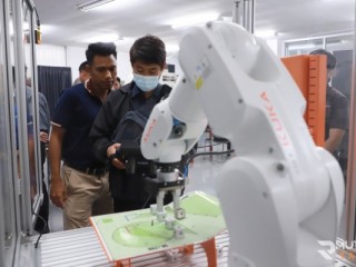 อบรมการควบคุมหุ่นยนต์เชื่อม ยกระดับศักยภาพบุคลากรและนักศึกษา พร้อมนำไปประยุกต์ใช้ในการเรียนการสอน