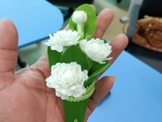 การปั้นซองดอกไม้จากดินไทย