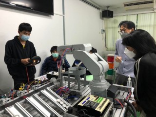 ผู้จัดโครงการ หลักสูตรประยุกต์ใช้งาน PLC และหุ่นยนต์ในงานอุตสาหกรรม (๓๐ ชั่วโมง)