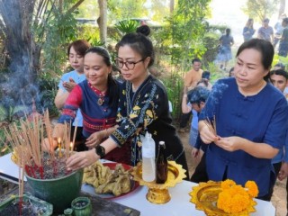 กิจกรรมทำบุญไหว้ศาลพ่อปู่พระภูมิเจ้าที่ ไหว้พระพุทธรูปประจำศาลาธรรม สถาบันถ่ายทอดเทคโนโลยีสู่ชุมชน สถาบันวิจัยและพัฒนา