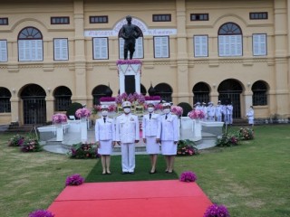 ร่วมพิธีวางพวงมาลา เพื่อน้อมรำลึก ถึงพระมหากรุณาธิคุณ เนื่องในวันคล้ายวันสวรรคต พระบาทสมเด็จ พระจุลจอมเกล้าเจ้าอยู่หัว รัชกาลที่ 5 วันปิยมหาราช