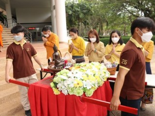 เข้าร่วม พิธีทำบุญตักบาตร พระสงฆ์จำนวน 9 รูป  เนื่องในวันคล้ายวันพระราชสมภพของพระบาทสมเด็จพระบรมชนกาธิเบศร มหาภูมิพลอดุลยเดชมหาราช บรมนาถบพิตร วันชาติ และวันพ่อแห่งชาติ ประจำปี 2565 