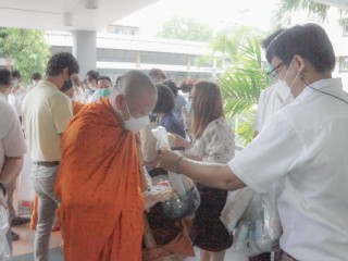 ร่วมพิธีทำบุญ สวส.มทร.ล้านนา เพื่อส่งเสริมฯ ประเพณีวัฒนธรรมอันดีงาม และความเป็นสิริมงคลแก่อาจารย์ บุคลากร และนักศึกษา