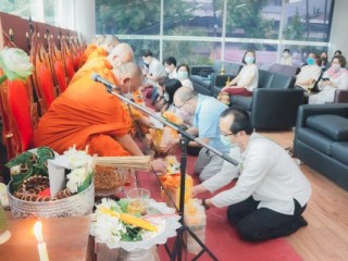 ร่วมพิธีทำบุญ สวส.มทร.ล้านนา เพื่อส่งเสริมฯ ประเพณีวัฒนธรรมอันดีงาม และความเป็นสิริมงคลแก่อาจารย์ บุคลากร และนักศึกษา