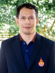 ถาวร อินทโร