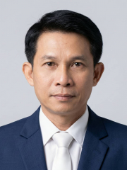 ยุทธนา มูลกลาง