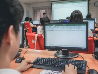 อบรมการใช้งาน Ms Excel นศ.หลักสูตรภาษาอังกฤษฯ ก่อนสหกิจศึกษา